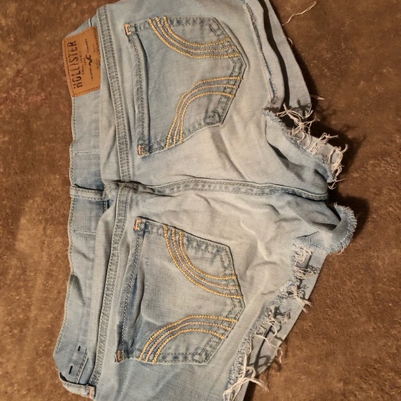 Shorts - Picture 3 of 3